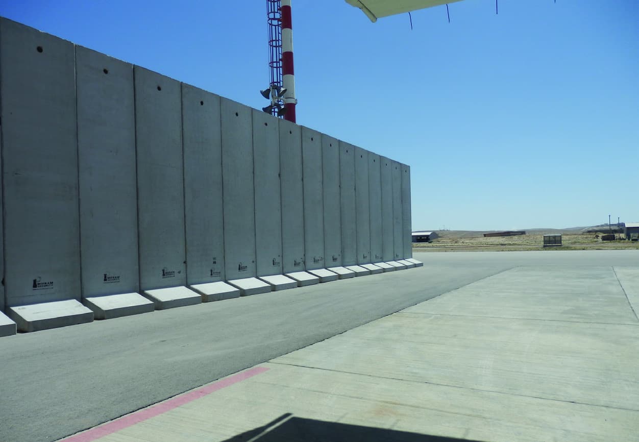 How To Build A Concrete Barrier Wall At Shirley Pierson Blog How To Build A Concrete Barrier Wall At Shirley Pierson Blog