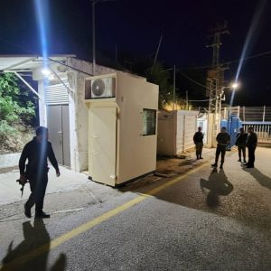 High-protection bullet-resistant guard booth